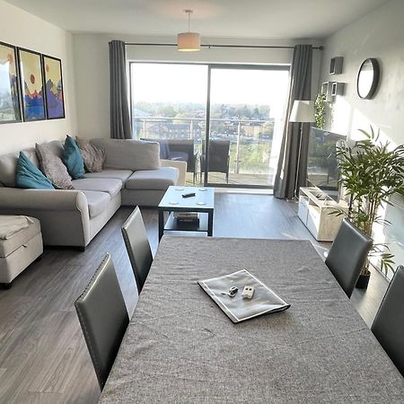 Balcony Marina Apartment With City Skyline Views - Free Secure Parking Manchester Exterior photo